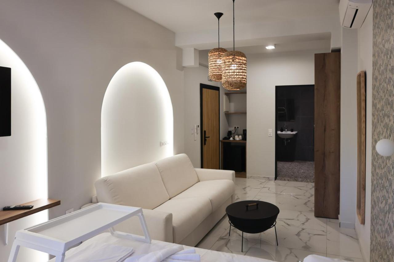 Uphill Unique Boutique Suites Skiathos-stad Buitenkant foto