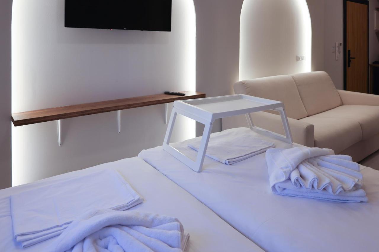 Uphill Unique Boutique Suites Skiathos-stad Buitenkant foto