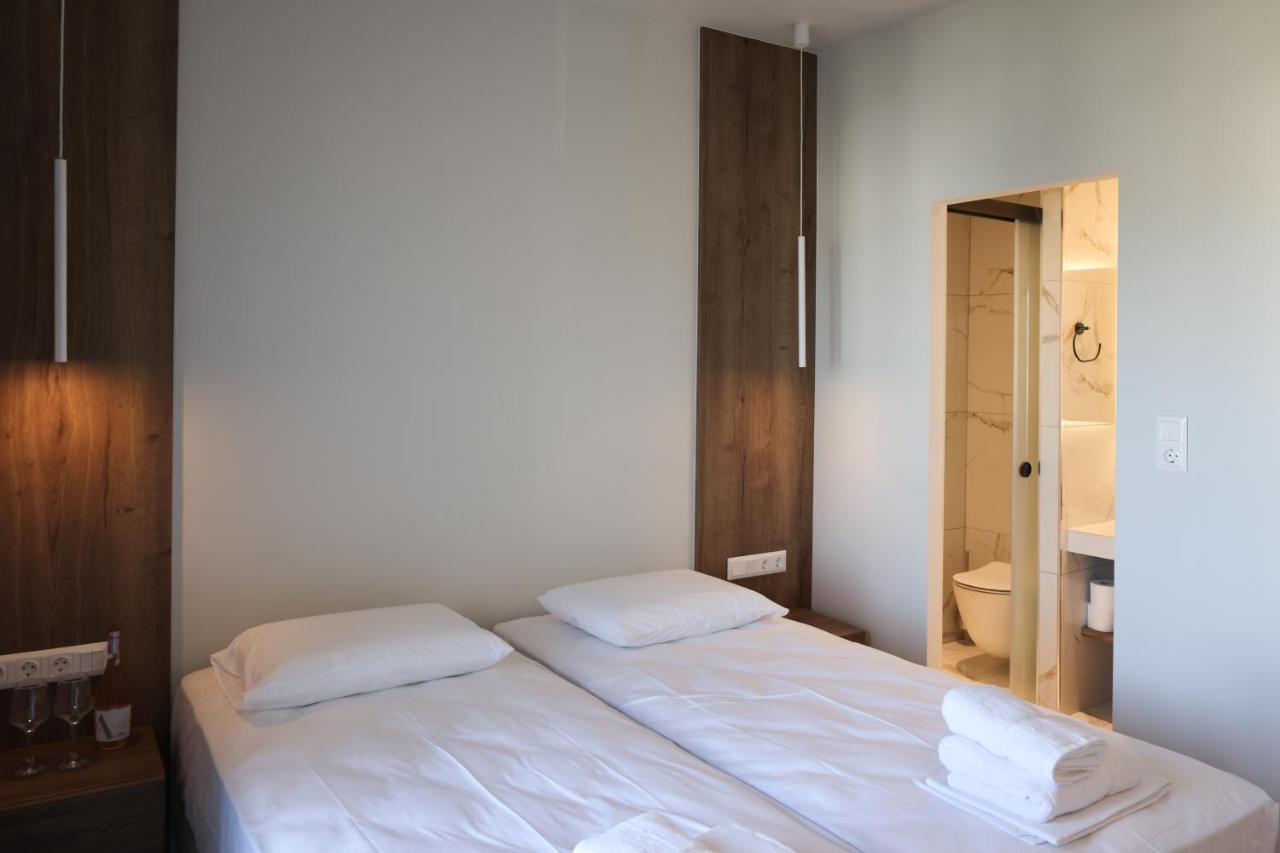 Uphill Unique Boutique Suites Skiathos-stad Buitenkant foto