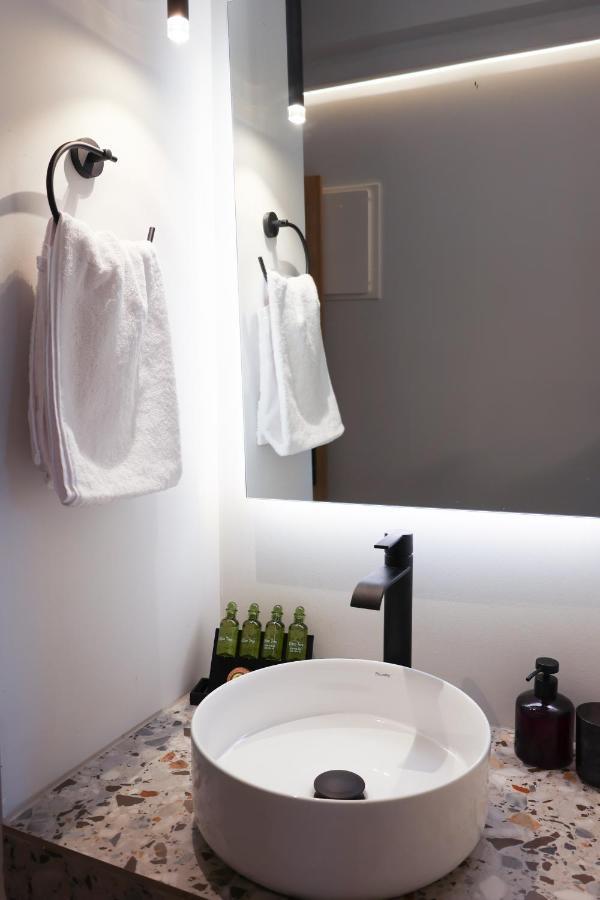 Uphill Unique Boutique Suites Skiathos-stad Buitenkant foto