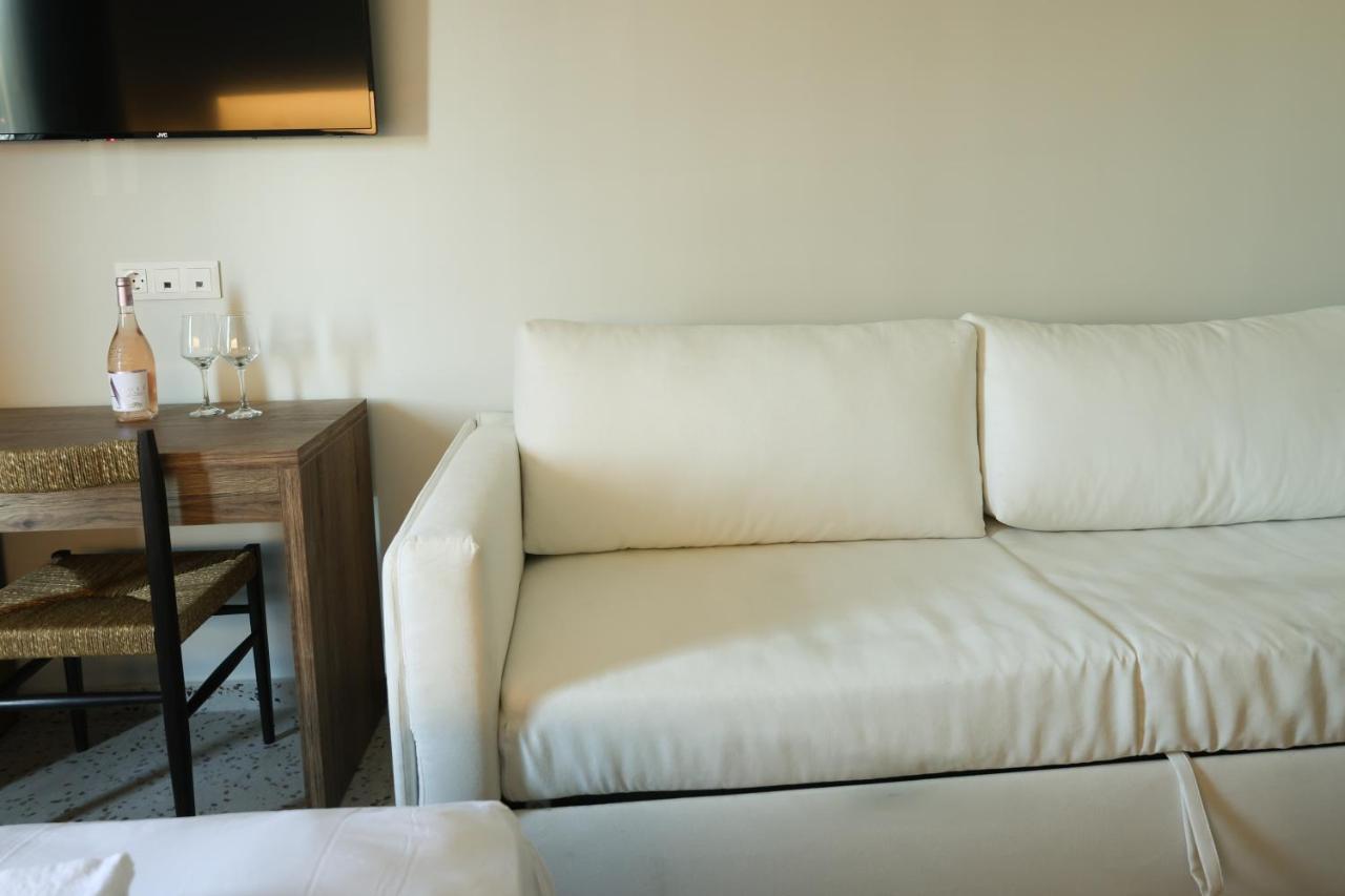 Uphill Unique Boutique Suites Skiathos-stad Buitenkant foto